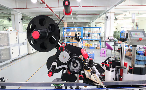 全自動面單貼標(biāo)機,面單貼標(biāo)機設(shè)備,貼標(biāo)機廠家,佼佼者